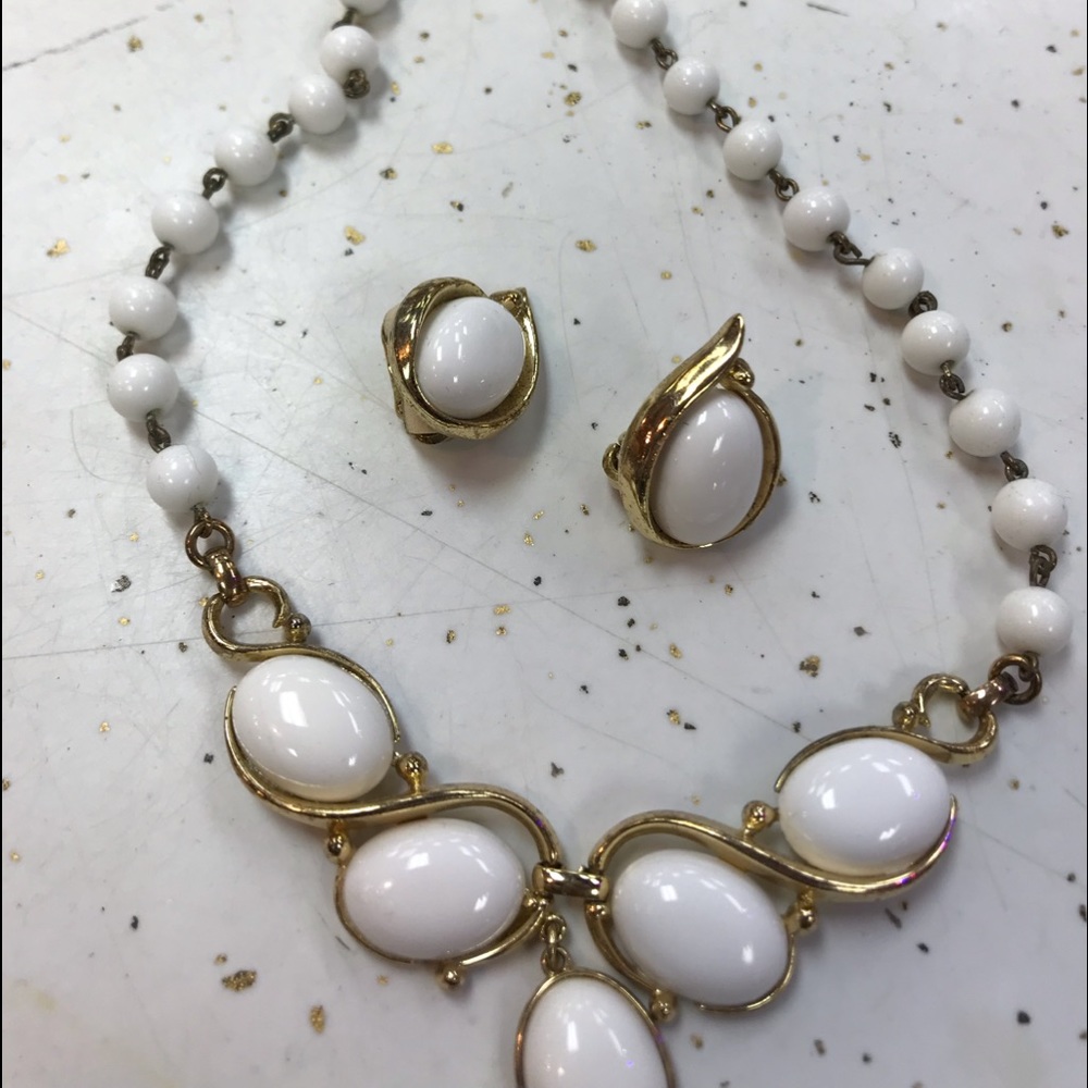 Vintage necklace and earrings.